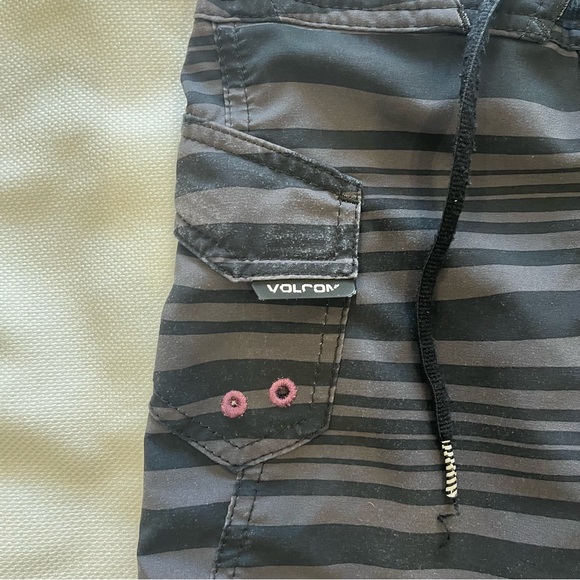 Volcom Toddler Board Shorts 3T - Picture 4 of 6